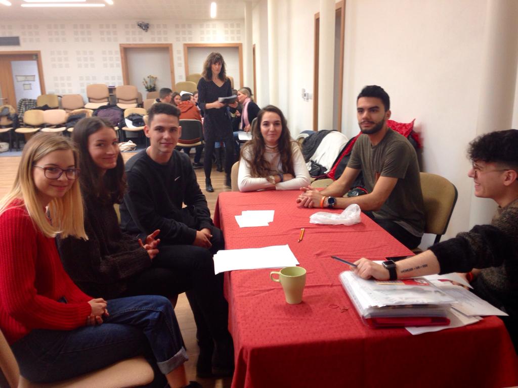 ProjectVITAE's tweet photo. The days in Vysoké Mýto are being great, full of activities. Here we have some pics from the trip and first day. Warming up! #Erasmus https://t.co/U5UO4cDMKU