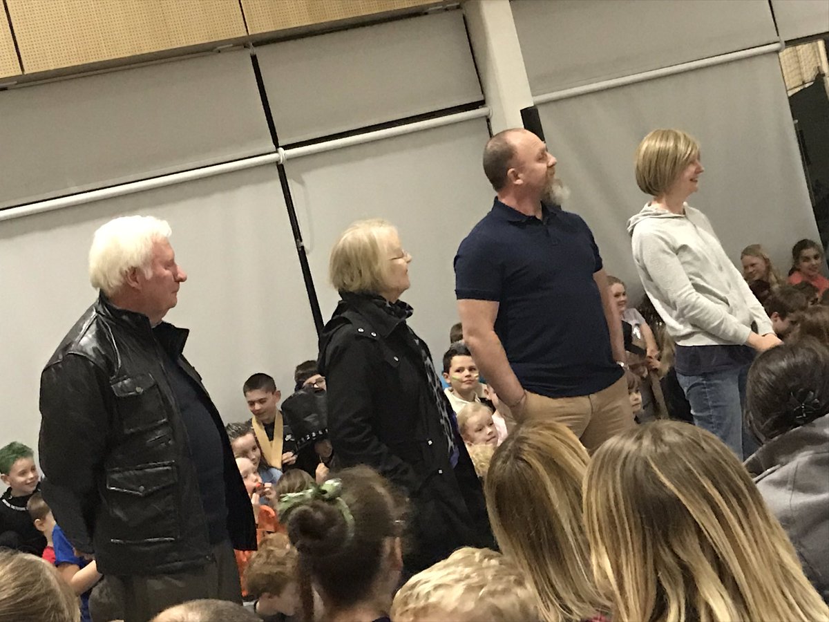 KinrossPrimaryS's tweet photo. Lots of smiles tonight at the @rookierockstars performances. #secondperformance #bulliesaintbig https://t.co/Ks4pxTTQk4