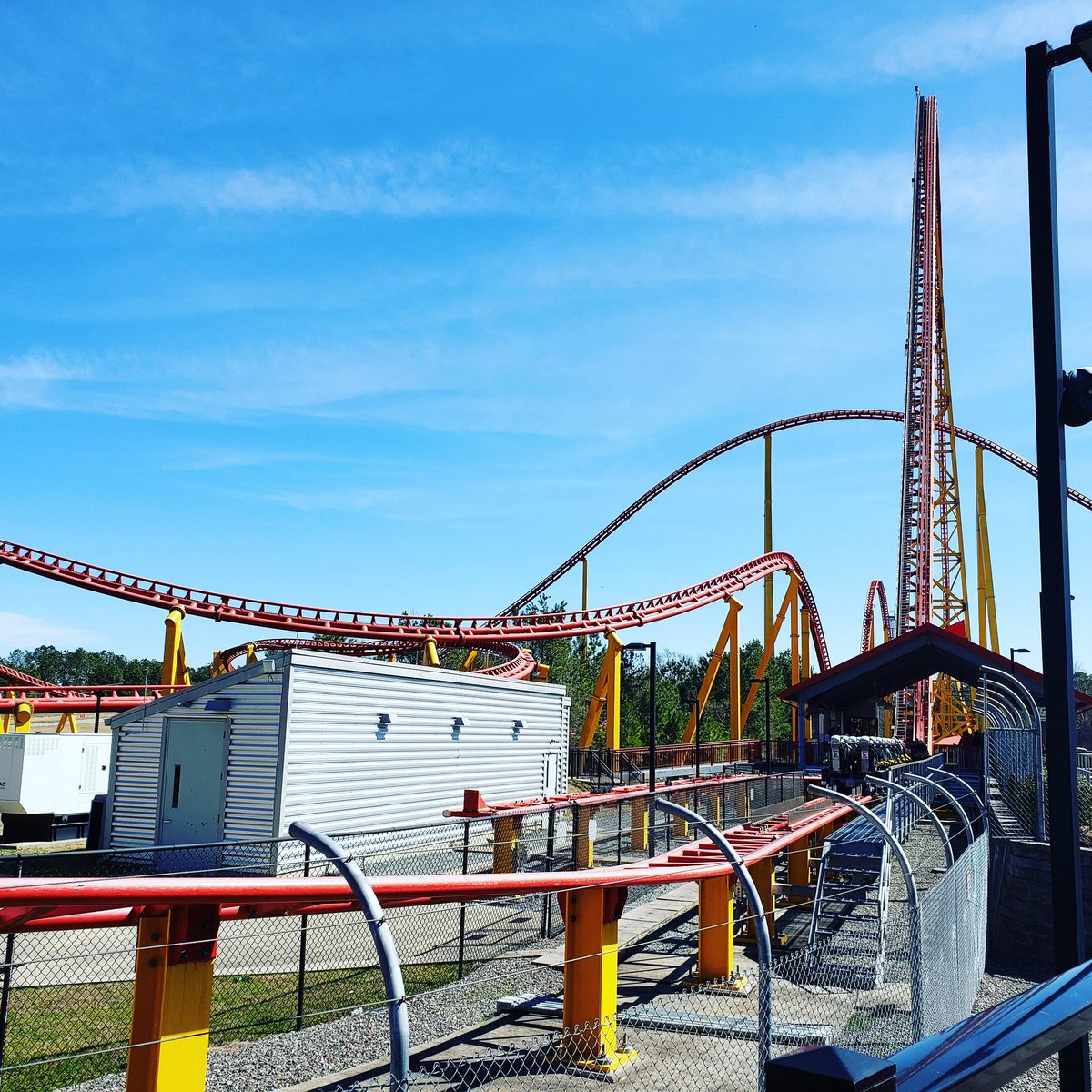 TravelsSeven's tweet photo. Can you guess the name of this Kings Dominion roller coaster? @KingsDominionVA #kingsdominion #rollercoaster #cedarfairparks https://t.co/2ypAAsMq7s