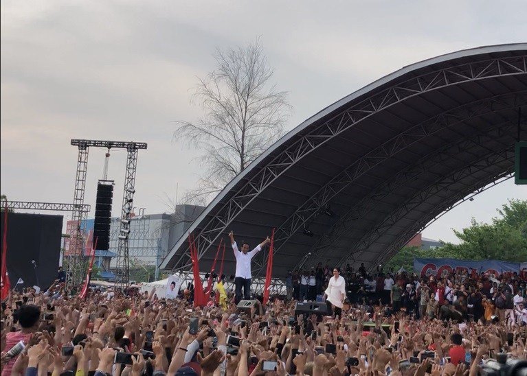 Satu_republik's tweet photo. Pertama Dalam Sejarah, Jokowi Kampanye Akbar di Dumai https://t.co/8QPJsxxk6a https://t.co/Lt5f55g8hi