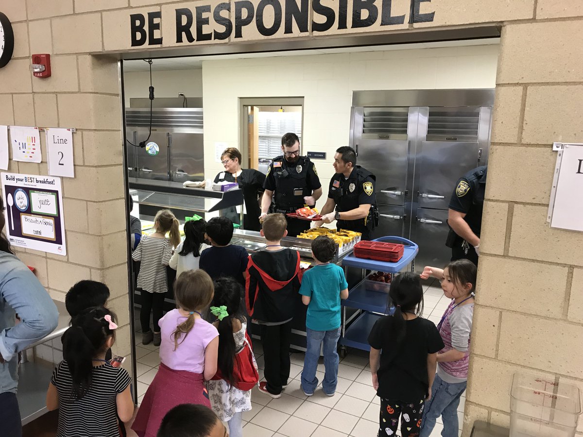 2019 Protect and Serve Day at Prairie Elementary. <a href="/WorthingtonPD1/">Worthington Police</a> serves lunch to the elementary kids and had great conversations with them. We had a blast. See you next year.
