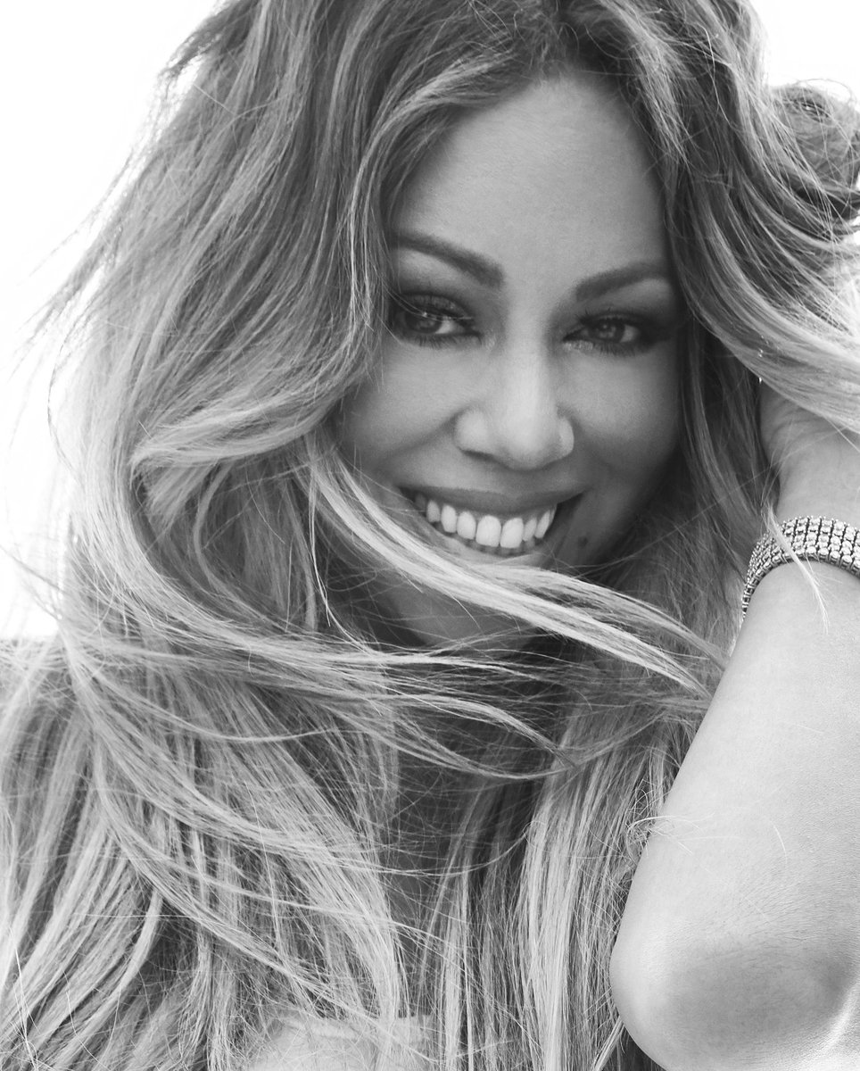 MariahTrends's tweet photo. .@MariahCarey’s #CAUTION returns to #1 on @Billboard’s R&amp;B Album Sales chart. This is its 5th week at #1. Congrats MC! ⚠️🦋
https://t.co/hFCagkkQ7Y https://t.co/tb6fINnJrn