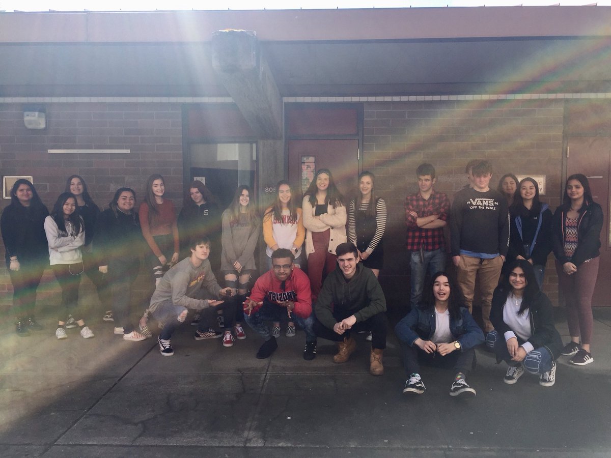 PHS_HSC's tweet photo. Here is another group of amazing humans that are ready to help! 4th period rockstars! #heathsciencerocks #cprcert @waOSPI_CTE @BattleGroundPS https://t.co/VDneEg5RxS