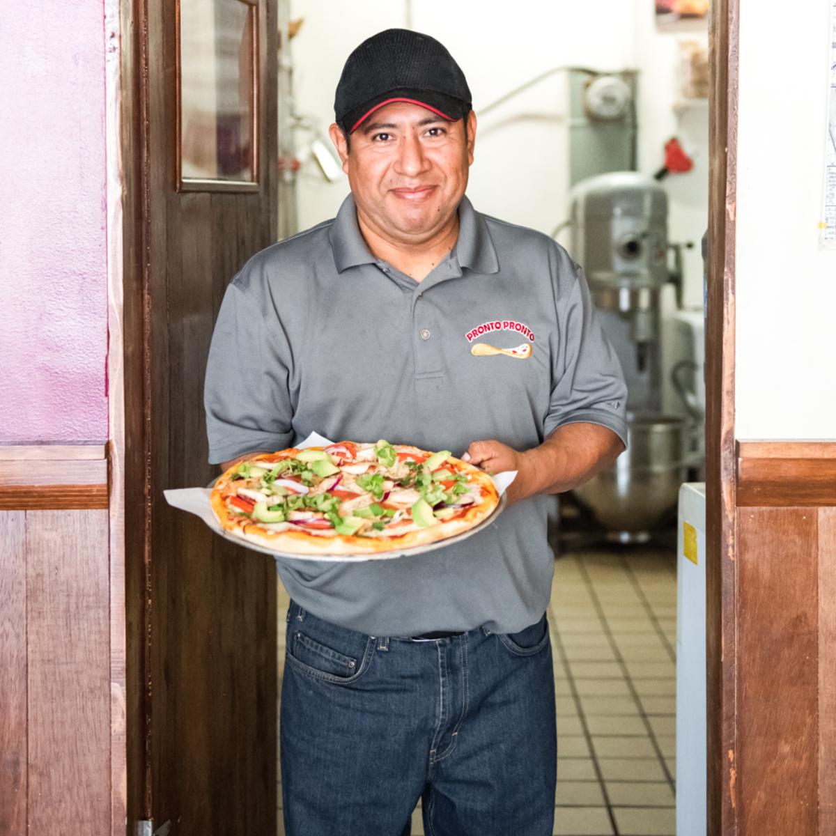 ProntoPizza's tweet photo. To us, it's not enough to offer delicious food. We pair every pizza with friendly service. https://t.co/QvC3yspcYu