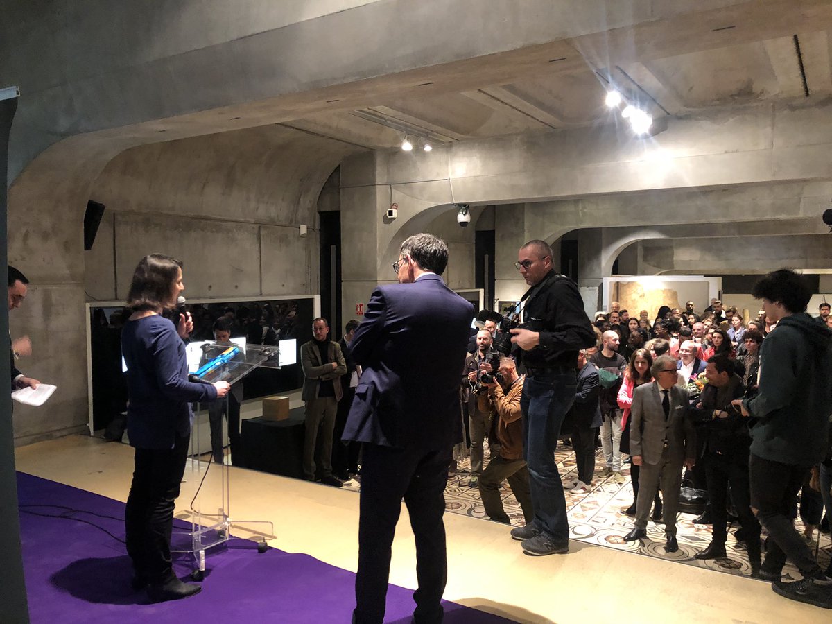 DavidKimelfeld's tweet photo. Félicitations à Giulia Mensitieri pour le #GrandPrixDuLivreDeMode, reçu ce soir. Le témoignage d’une anthropologue sur ce monde si particulier, aux frontières de l’industrie et de la culture ! https://t.co/sF89gcyVSb