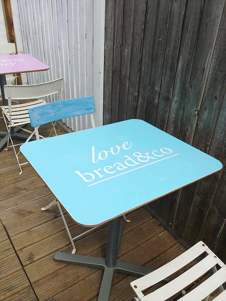 PeeliLtd's tweet photo. If your businesses table tops need a refresh we can help! Take a  look recent prints at @lovebreadandco #buyin2warwick #Peeli #Branding #Marketing #Custom https://t.co/nqVYHBgA8V