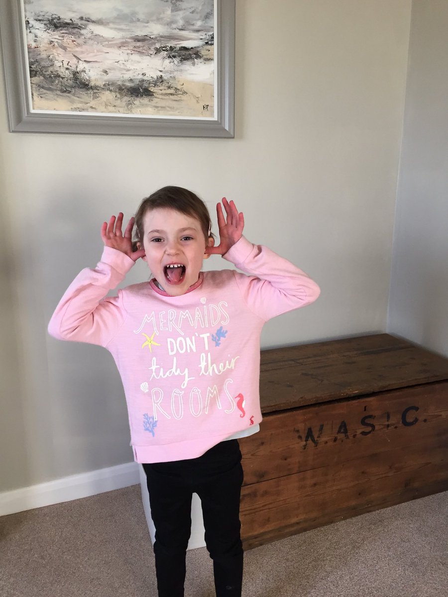 TrackHughes's tweet photo. When you ask Elise to tidy her room - she says ‘read my jumper Dad’.... ⁦⁦@leannejknight⁩ how do I cope with this??? https://t.co/psBZMwVdzg