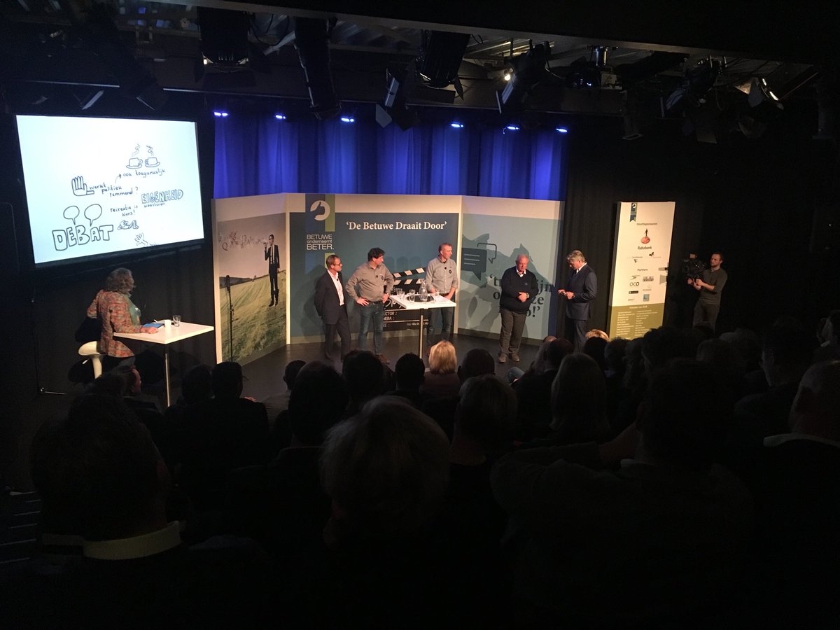 #overbetuwe en #lingewaard zijn samen economisch sterker. Die stelling legt <a href="/Roelof_Hemmen/">Roelof Hemmen</a> voor aan Hans Geveling, Theo van Workum, Arno Dumoré en Hans Pohlen. Interessant ondernemersdebat! #storytelling #bob2019