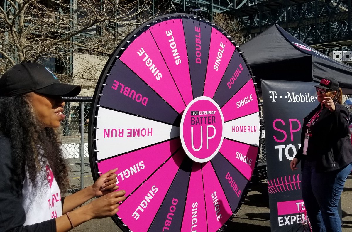 #MagentaInThePark  There's a winner in every group! Great day to be at T-Mobile Park.