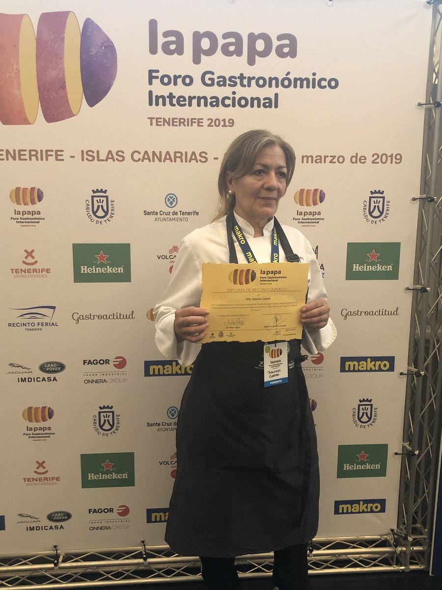 juliaplozano's tweet photo. Lola Cuerda de @casadanimadrid ganadora del II Campeonato Nacional de Tortilla de Patata #foropapa Muchas felicidades! #tortilladepatata https://t.co/aNnekXSIIZ