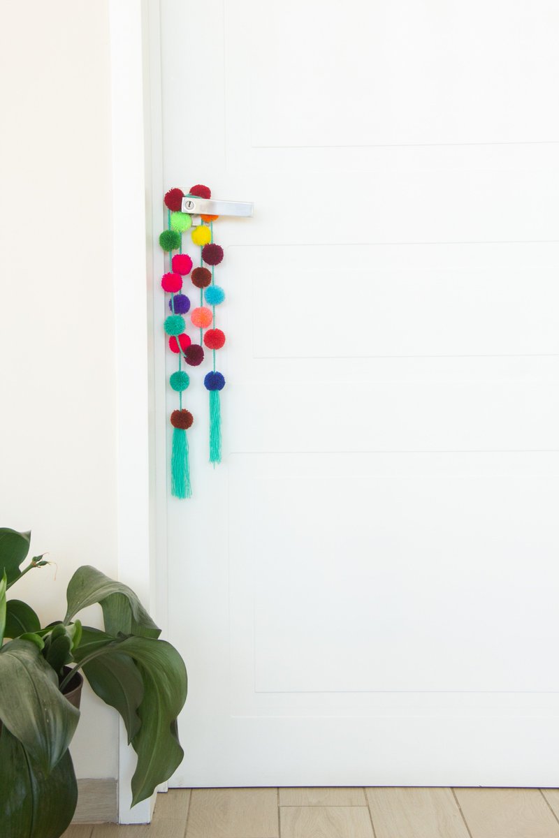 azuleho_mx's tweet photo. Simple and beautiful, these Mexican Pom Pom Garlands can give that special touch that you need at home to make it more...you🏠🤗. 

#elazulejomx #AmazonPrime #AmazonUS #MexicanPomPoms

Get your garlands in this link and enjoy a colourful spring!

https://t.co/iyqSCPe1j5 https://t.co/cs3J5wgJ88