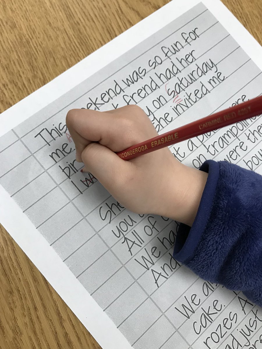 BALitLover's tweet photo. My second grade writers have out their red pencils and are grading a story on their own this time! They know what good writers do and can tell you all about it. #writingconventions #whatgoodwritersdo #letmeshowyouwhaticando https://t.co/DIeGtu4kHe