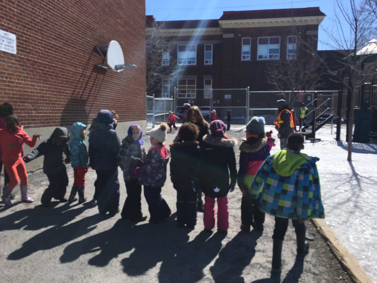 MsSueKehoe's tweet image. Running cooperative games and buddy reading today @CorpusOCSB 
Such a rich learning environment for my #Caring4others students! ☀️