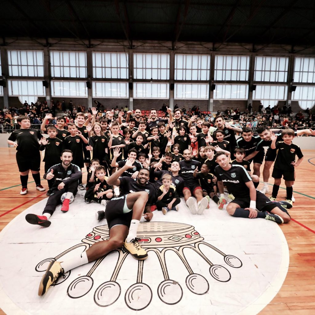 FCBfutbolsala's tweet photo. 👏👏 Gràcies Balaguer i @EFSComtat! / ¡Gracias Balaguer! 🔵🔴 #ForçaBarça https://t.co/C5VzgtvEe5