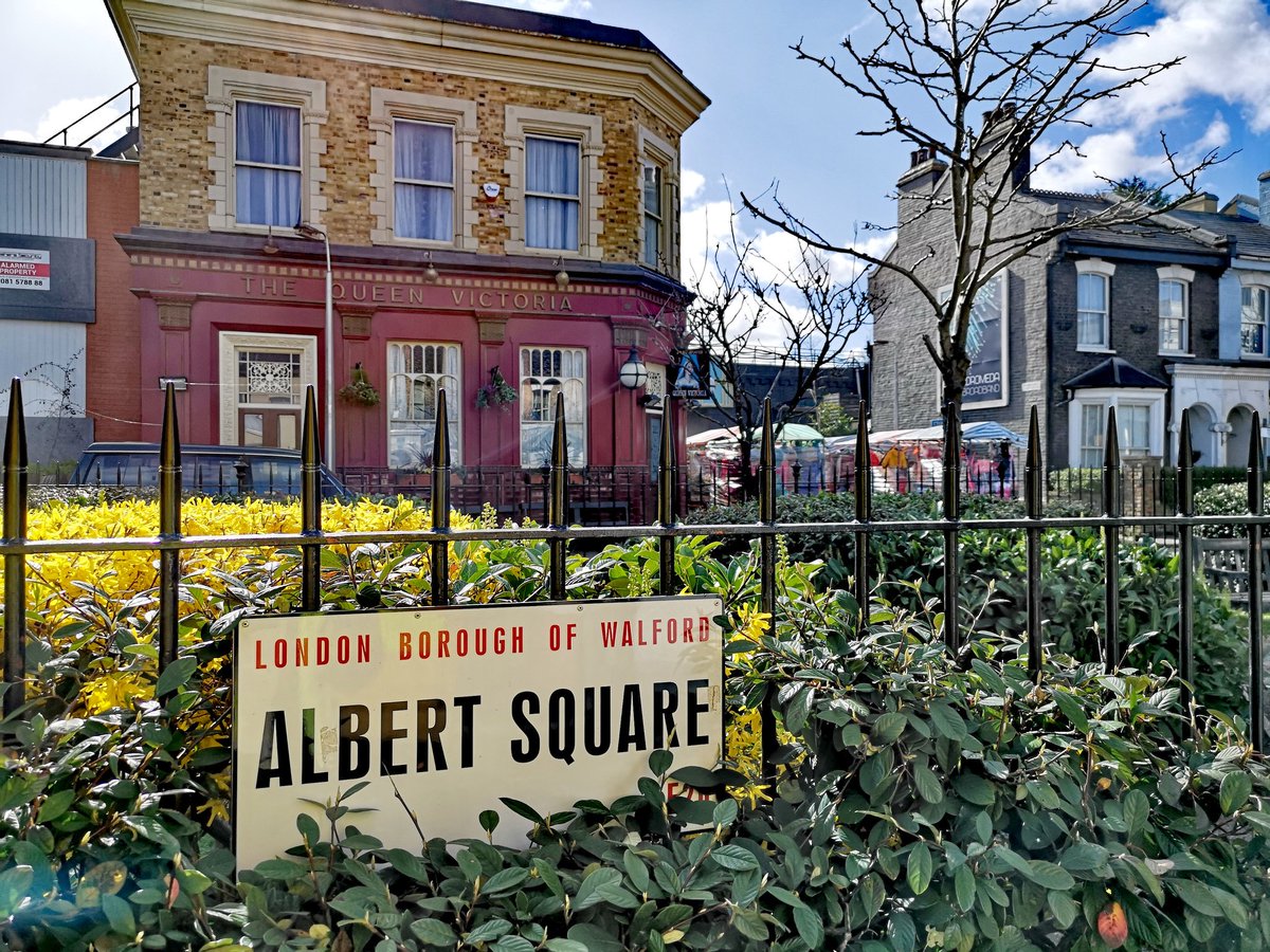 couttsroadmark's tweet photo. Did a bit of work on some famous East End square....😏
On behalf of Stanmore Quality Surfacing
#roadmarking #linepainting https://t.co/bku1LkrZb1