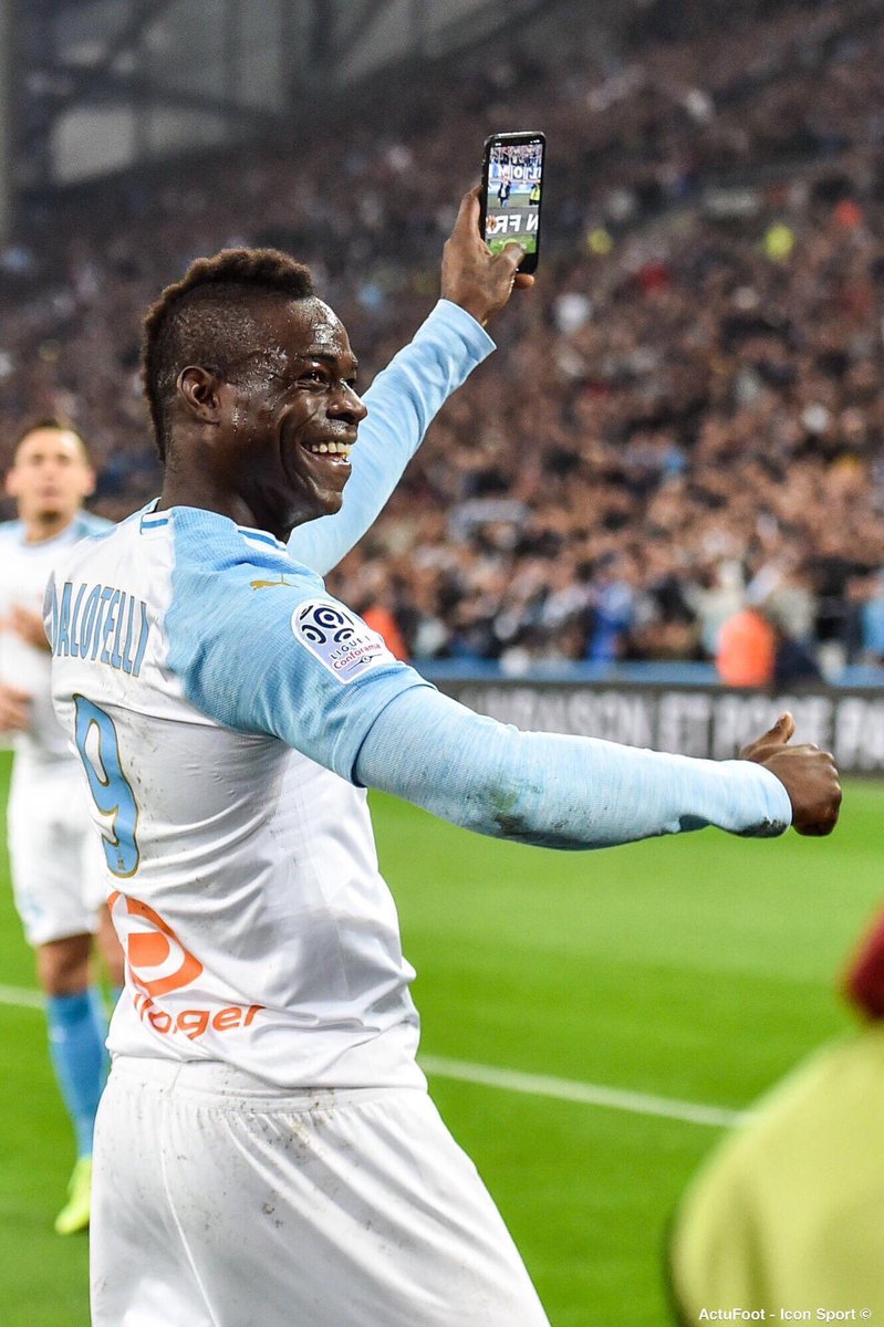 "Eu não tenho nada contra macacos, porque eu tenho certeza que um macaco é mais esperto do que um racista."

-Mario Balotelli