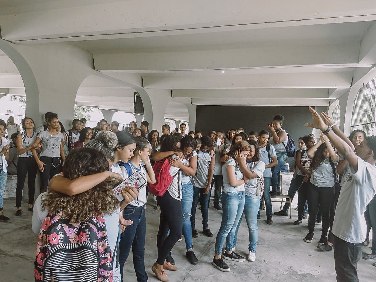 rlriodejaneiro's tweet photo. Já podemos ver Deus agindo nas escolas! •Escola Ulisses Guimarães•
 🙌🏻🙏🏼✨ https://t.co/4rhtoCFeJ3