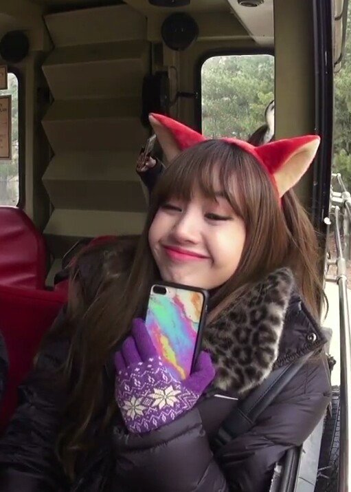 ayatisiti42's tweet photo. Happy Birthday my bias , whatever happens i will always support you 😚😙😘💜💛🐣🙉🎂🎉🎆 #AceLalisaDay https://t.co/L4AsnrDaEe