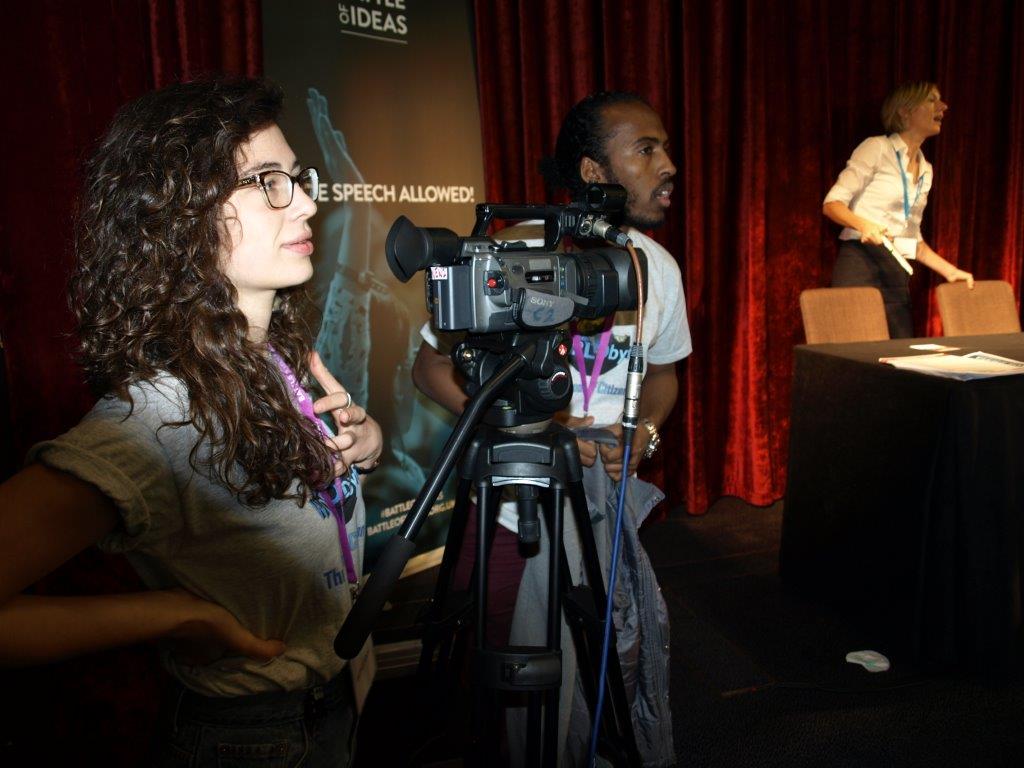 WORLDbytes's tweet photo. Register online today to volunteer with @WORLDbytes! Volunteers aged 16-25 will receive FREE film training and access to media opportunities on April 4th, 2019, at 7:30pm. No previous experience necessary! Sign up here: https://t.co/VW4FydoMcI
#film #tv #volunteers #WORLDbytes https://t.co/nForMbkK1L