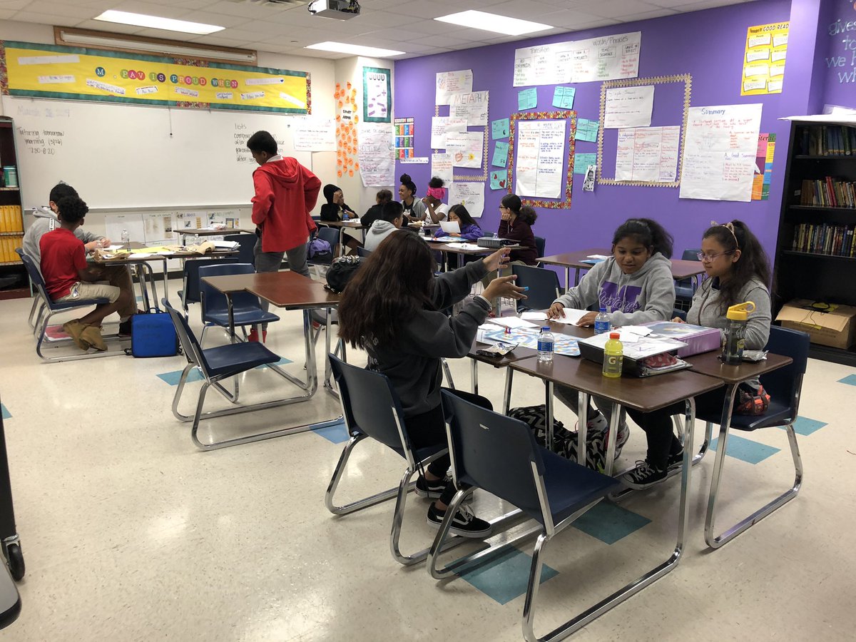 CoachPavMMS's tweet photo. We were making inferences this morning! #mmsbelieves https://t.co/hMZ4liAbjM
