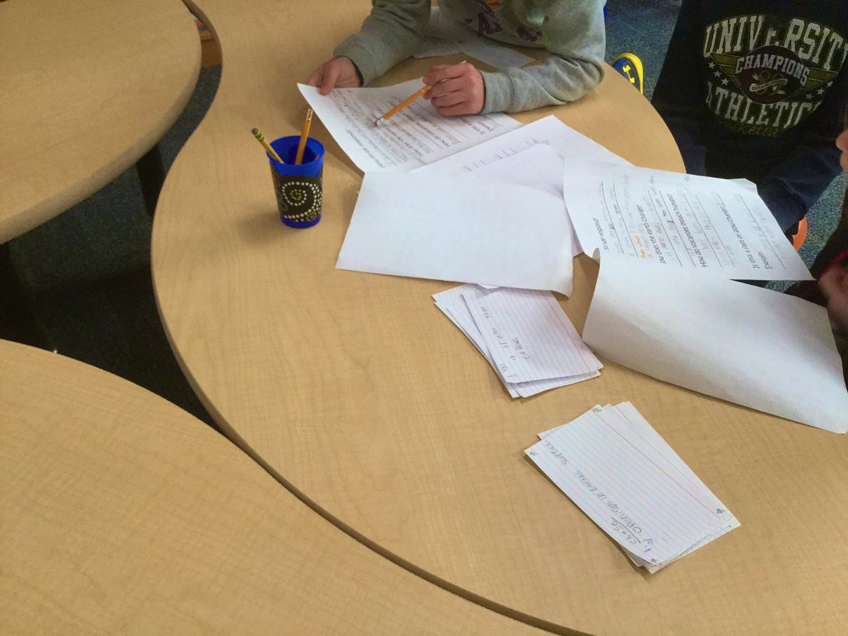 LESReading24's tweet photo. Using our Earth Changes research to create scripts for the  green screen. #WeAreFamilyLES @LESReading24 @LeawoodLeopards #thestoryofus @bvlibraries https://t.co/PYrOiKcdea