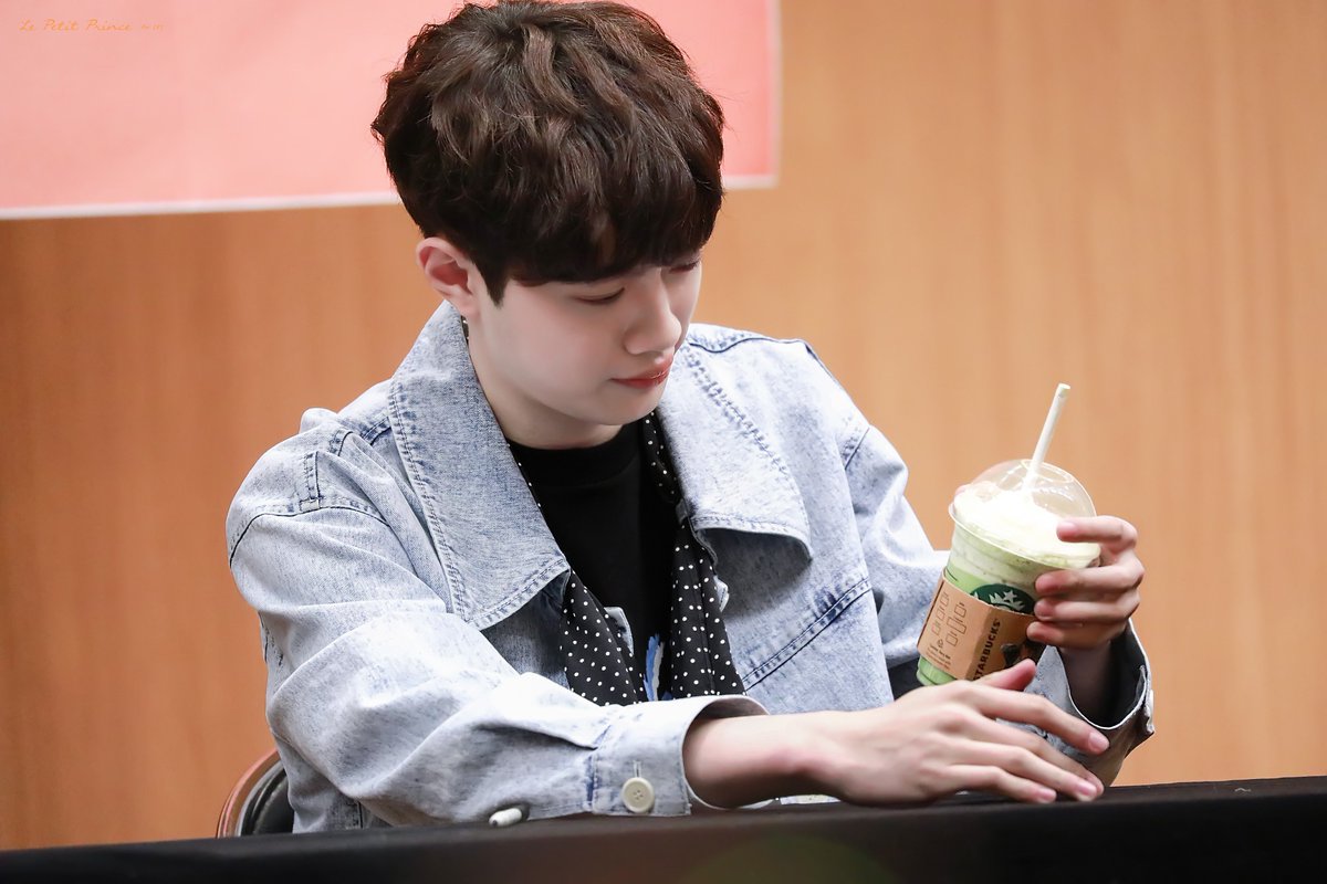 LittlePrinceLai's tweet photo. Too Sweet>0<>0<>0<

#라이관린 #Laikuanlin #賴冠霖 #관린   #Kuanlin #冠霖 https://t.co/USsca7boU1