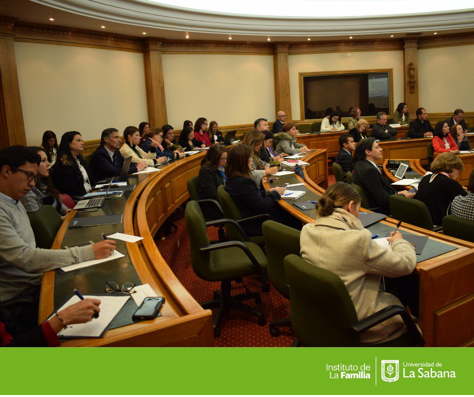 #FamiliaSostenibleUnisabana | Según @malula77, desde <a href="/integracionbta/">Secretaría Distrital de Integración Social</a> se trabaja para proteger y promover a la familia, especialmente aquellas vulnerables y que necesitan todo el respaldo institucional. Así se ayuda al progreso y desarrollo de toda la sociedad.