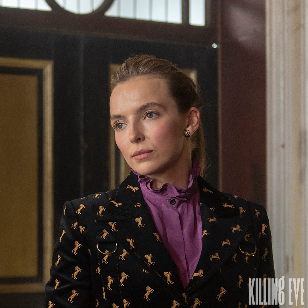 KillingEveIT's tweet photo. Lei può essere adorabile, giocosa, divertente, spaventosa, calda, agghiacciante, vulnerabile, impenetrabile... tutto quello che vuoi che sia. #KillingEve https://t.co/wX3MmrIz5S