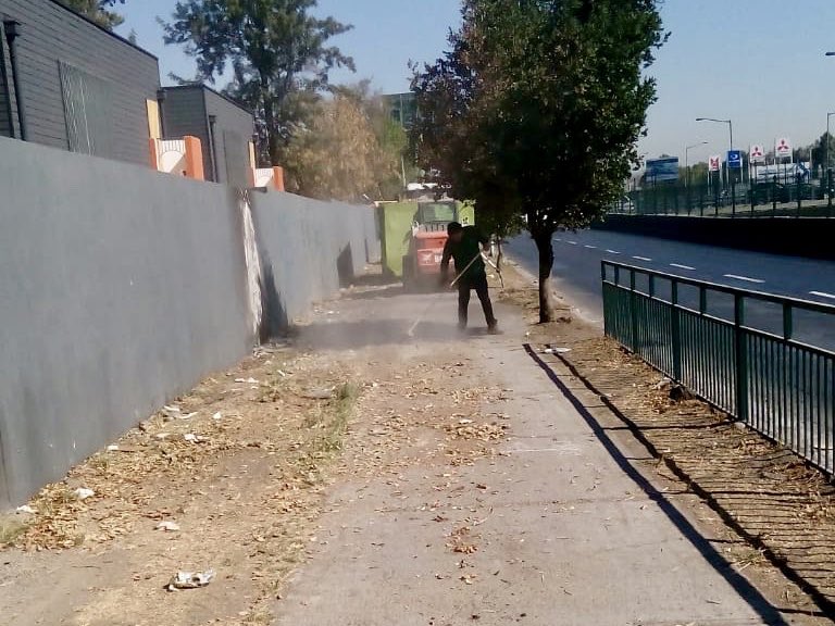 En Av. Guanaco y parte de la caletera Vespucio, la <a href="/dimaorecoleta/">Dimao Recoleta</a> realiza su ruta diaria de limpieza en Recoleta. 
Una comuna más limpia es responsabilidad de todos! #VivirMejorEsPosible