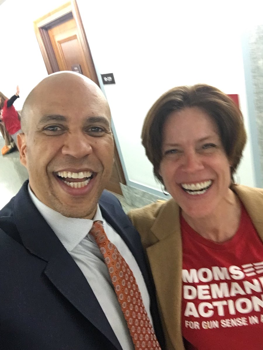 Had a chance to thank ⁦@CoryBooker⁩ for his support of #RedFlagLaw #ERPO during bipartisan Senate Judiciary hearing #WeCanEndGunViolence ⁦@MomsDemand⁩