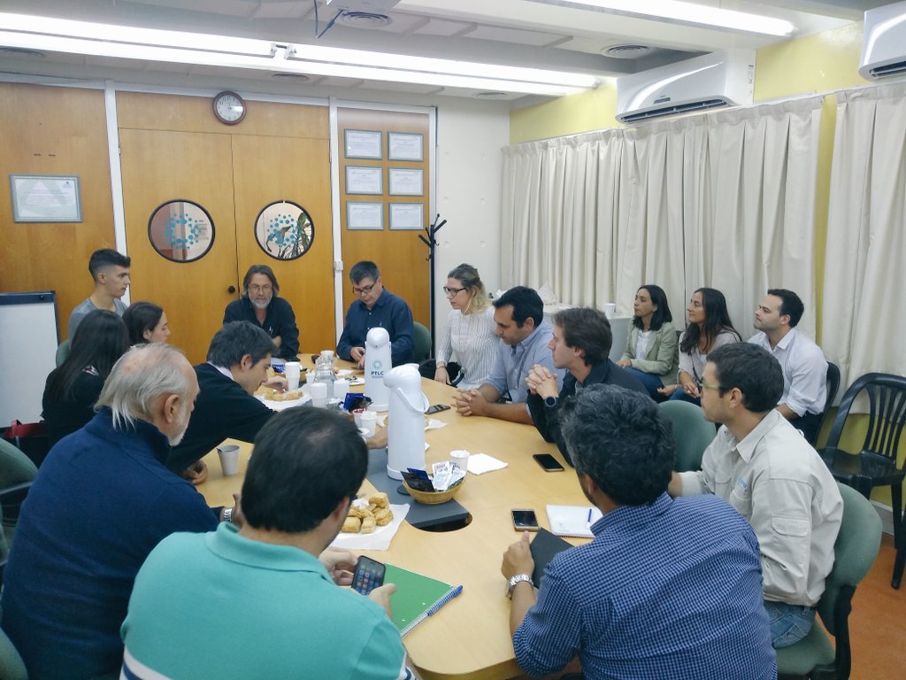PTLCSAPEM's tweet photo. #PTLC
#mesadetrabajo Proyecto de Ley Económica de Conocimiento con Pía Giudice y Florencia Williams de @PRODUCCION_ARG. Participan las empresas del PTLC @Alytix_Biotech @Lipomize @AcronexOficial @RedmacoARG #ingeap #clorar #CONICET Santa Fe y @CienciaSantaFe https://t.co/uO6sp7DfZo
