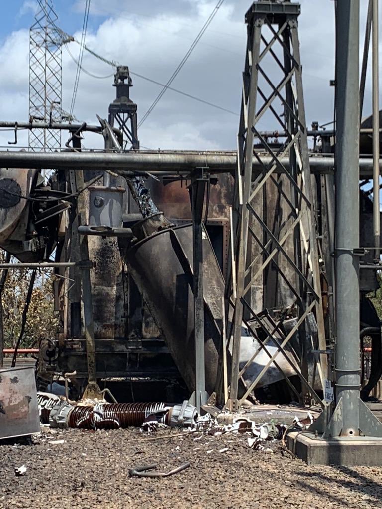 Watcher_Ven's tweet photo. #26Mar / Así quedó el patio de transformadores en la Represa Guri luego del incendio de anoche. La Represa Guri siempre ha estado militarizada y con control de acceso las 24 horas del día / #Bolivar https://t.co/qIbQuGA4CR