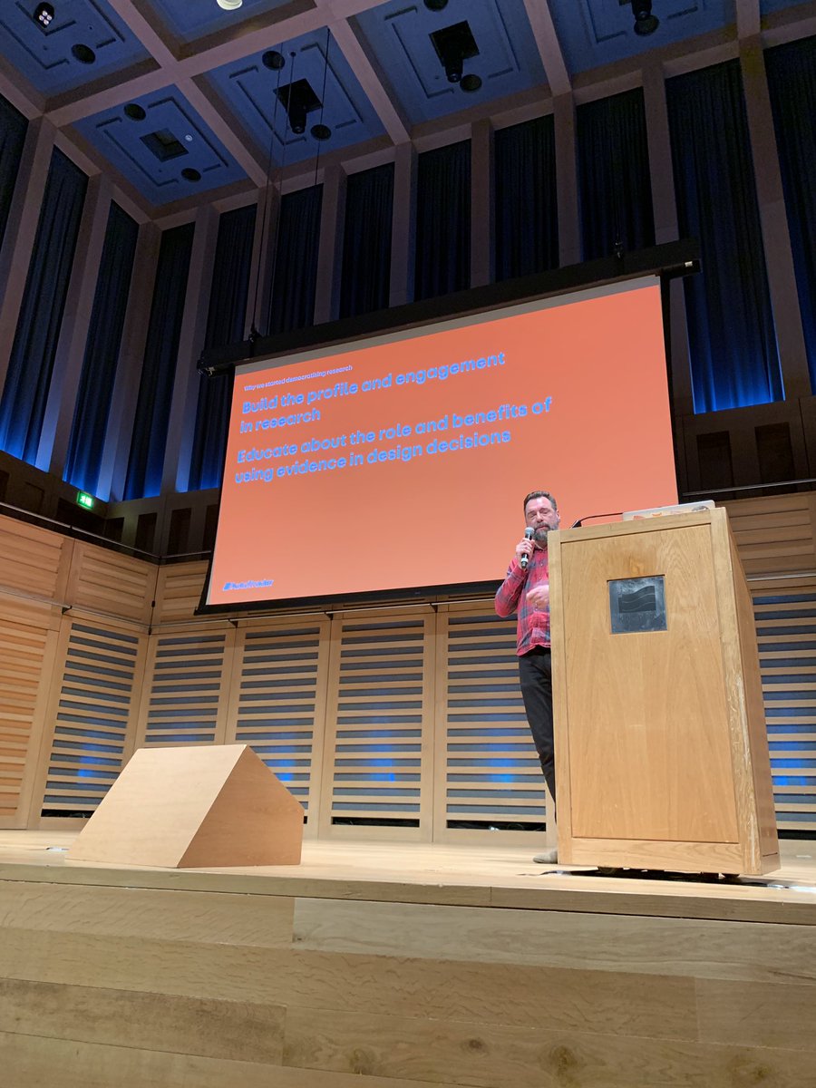 Great talk delivered by <a href="/jamesbarley/">james barley</a> @AutoTrader_UK #betterux