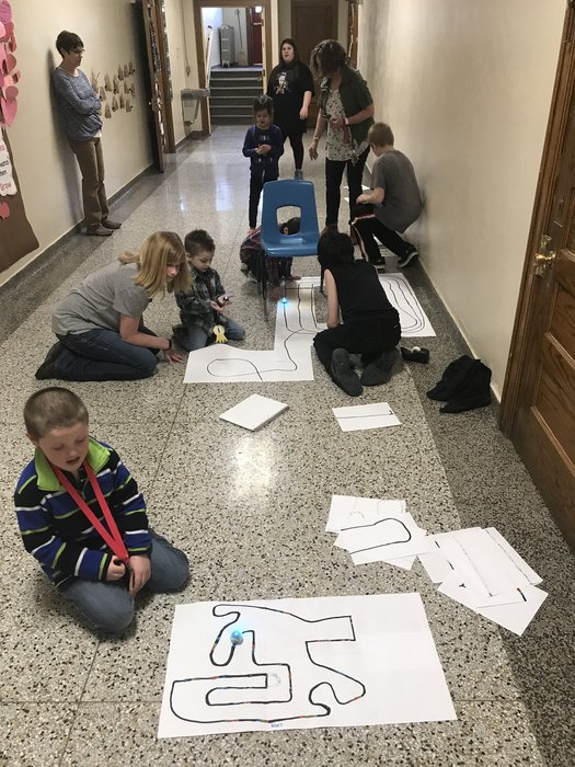 WMSGlendive's tweet photo. Some of our MS students took some time to teach our pre-K students about using ozobots (robotics) last week. Everyone had a great time! GO DEMONS!!!
#WMSDEMONS
#GPSCommunity https://t.co/xPrvd2qGVB