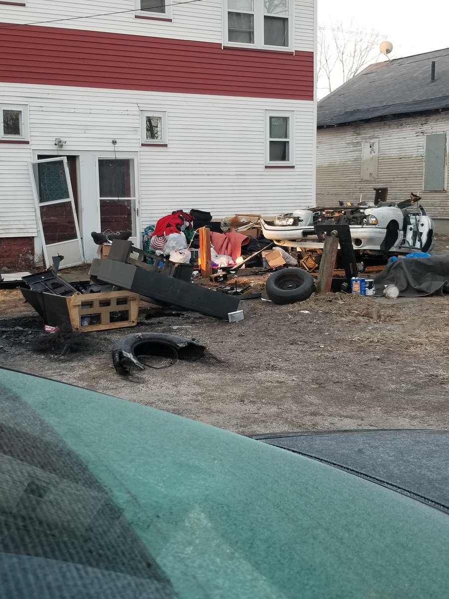 KenFillips's tweet photo. The summoning pile is growing still no sign of kid rock or Joe dirt... #neighbors #muskegon  #whitetrash https://t.co/JWBVaGIIAY