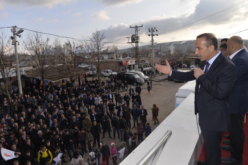 Vahit_Kiler's tweet photo. Güroymak Gölbaşı’nda kıymetli vatandaşlarımıza hitap ettik . Rabbim birliğimizi daim kılsın. 

GÖLBAŞI 📍 https://t.co/QViDnNb4KD