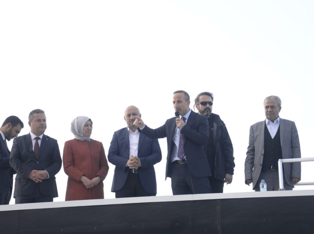 Vahit_Kiler's tweet photo. Güroymak Gölbaşı’nda kıymetli vatandaşlarımıza hitap ettik . Rabbim birliğimizi daim kılsın. 

GÖLBAŞI 📍 https://t.co/QViDnNb4KD