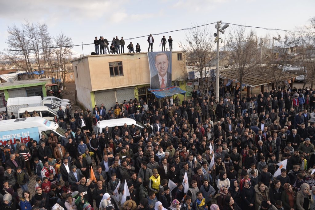 Vahit_Kiler's tweet photo. Güroymak Gölbaşı’nda kıymetli vatandaşlarımıza hitap ettik . Rabbim birliğimizi daim kılsın. 

GÖLBAŞI 📍 https://t.co/QViDnNb4KD