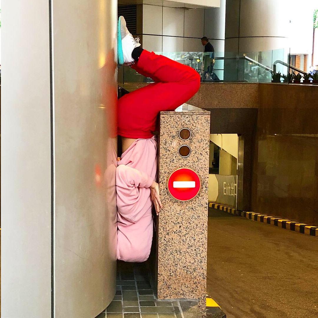 More photos of genuine ways of entering Elevator I: