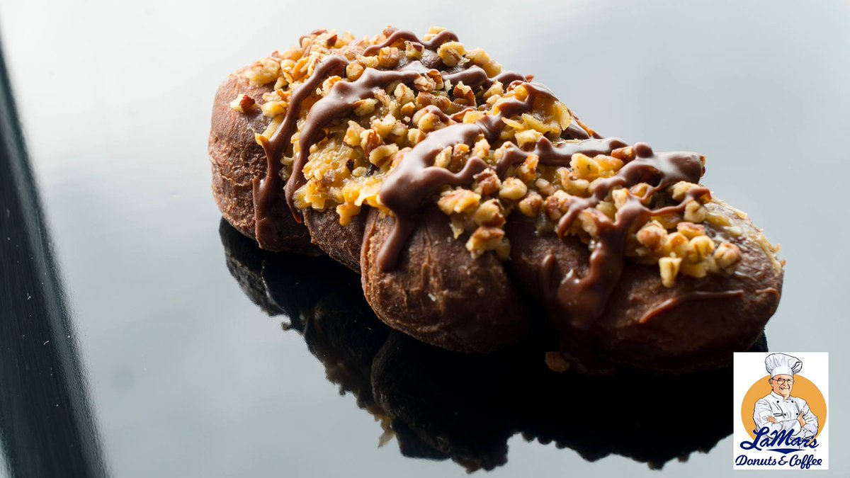 LaMarsDonuts's tweet photo. The LaMar's Cinnamon Roll & LaMar's German Chocolate Knot!! #SimplyABetterDonut #LaMarsDonuts #MadeFreshDaily #NeverFrozen #StopInToday
Locations --> https://t.co/tlzkundibZ https://t.co/6dPpGfzNyu