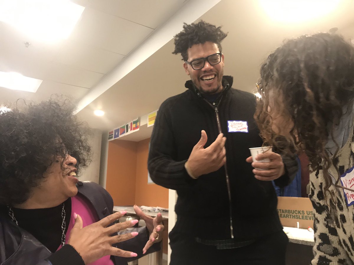 CathyTuttle's tweet photo. Natalie Ellington, who works with Eileen &amp; Callie’s Place for girls aging out of foster care chats with @ViannaDavila and @VernalColeman from @seattletimes #ProjectHomeless https://t.co/8642lDV2bA
