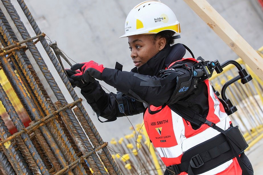 We've been trialing an industry-first robotic @EksoWorks system at some of our projects in the #Midlands &amp; shared it with visitors during <a href="/OpenDoorsWeek/">Open Doors Week</a>. Find out here how it helps when spending extended periods working above head-height >
socsi.in/9ZOJZ
<a href="/unibirmingham/">Uni of Birmingham</a>