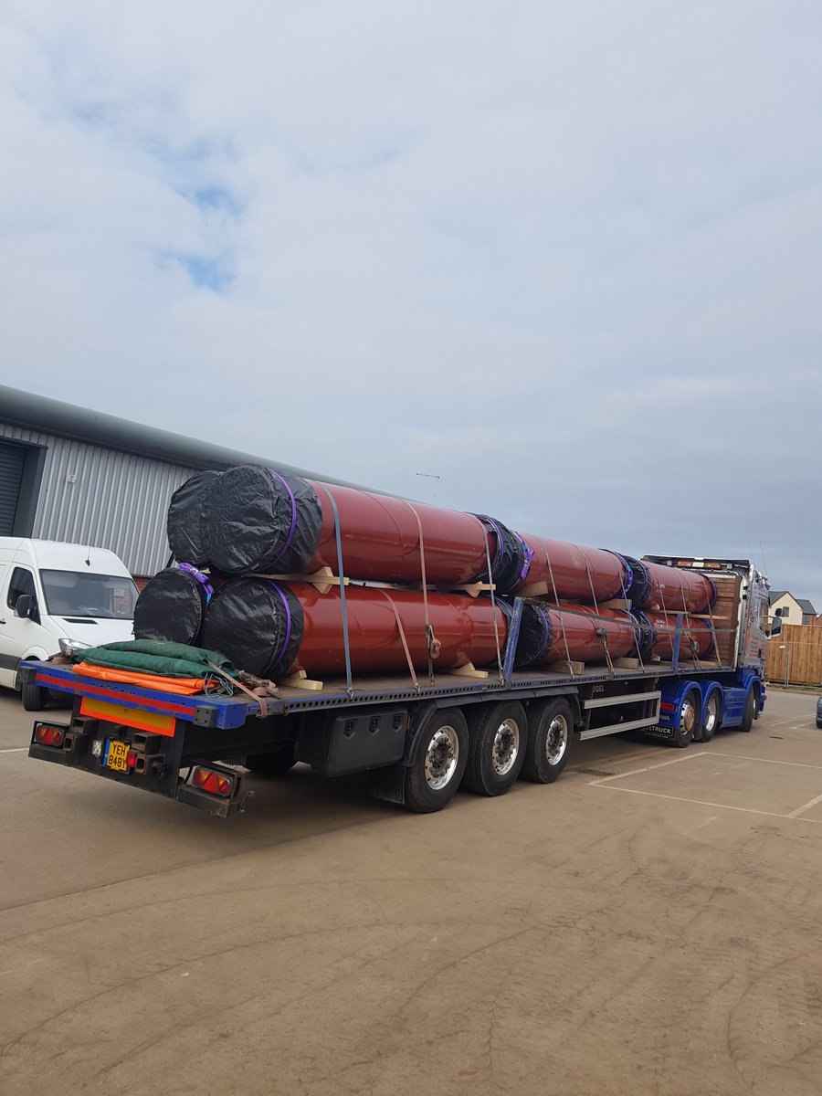 LittlePotTpt's tweet photo. YEH 848Y loaded for delivery to Ruislip earlier today 🚛 #LittlePot #Scania #roadhaulage #transport #flattrailer #SilverFORS https://t.co/thRu23ndDO