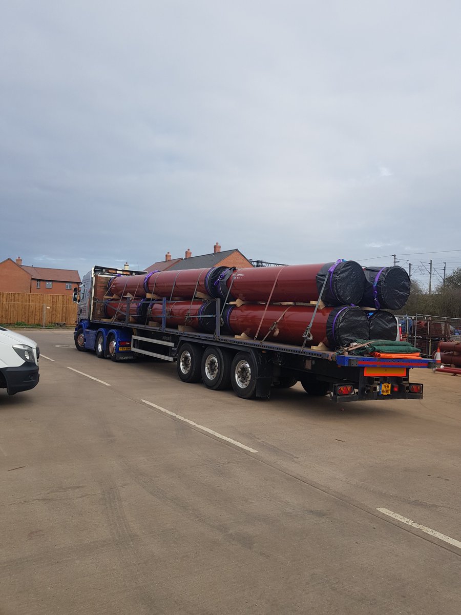 LittlePotTpt's tweet photo. YEH 848Y loaded for delivery to Ruislip earlier today 🚛 #LittlePot #Scania #roadhaulage #transport #flattrailer #SilverFORS https://t.co/thRu23ndDO