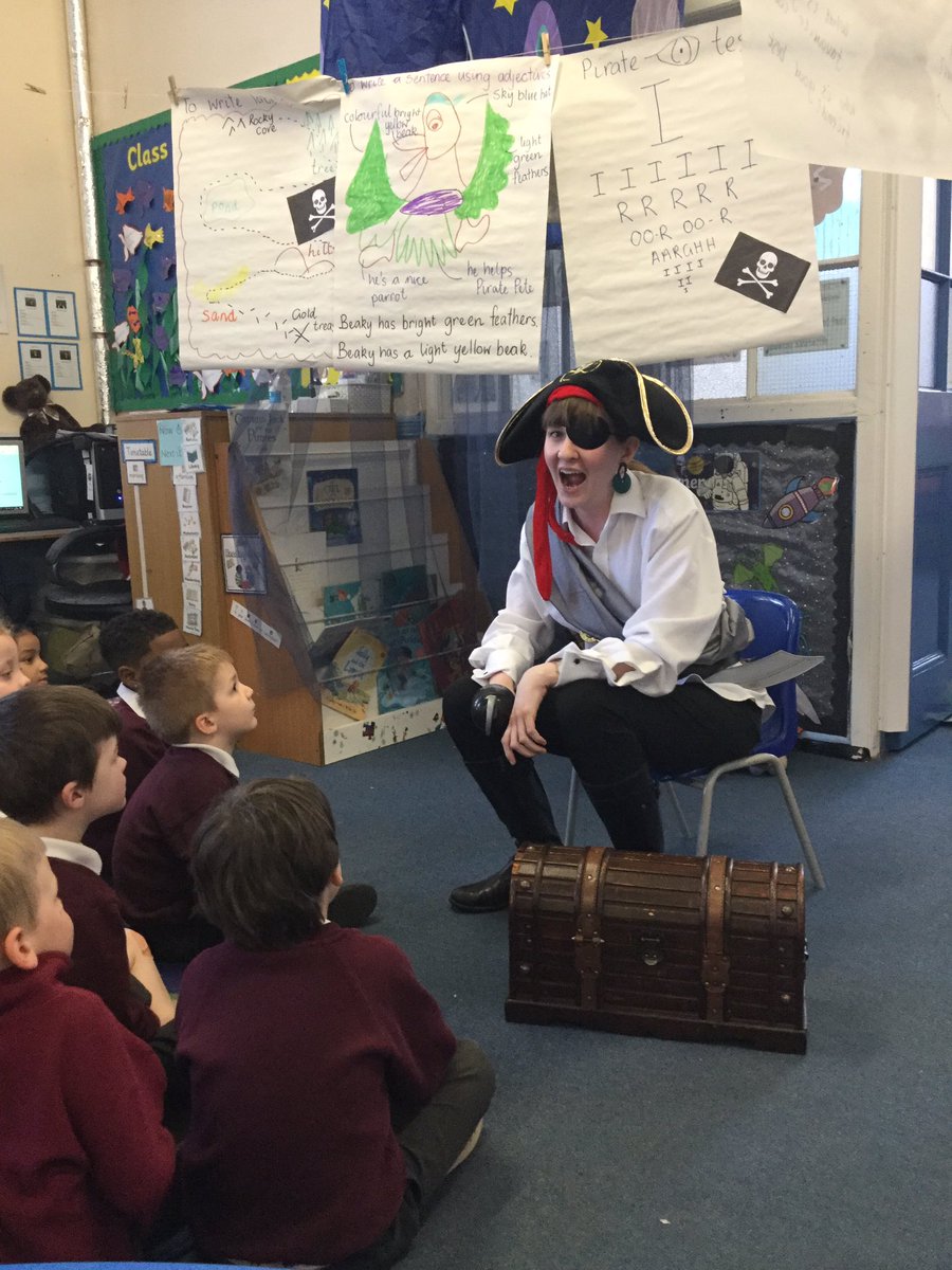 ThamesideSch's tweet photo. This afternoon, Foundation Stage had a visit from Captain Squidlips Patch Bart who came to answer our questions all about pirates! #curiosity #RLHtps #RSCtps https://t.co/sZiU8BMYvZ
