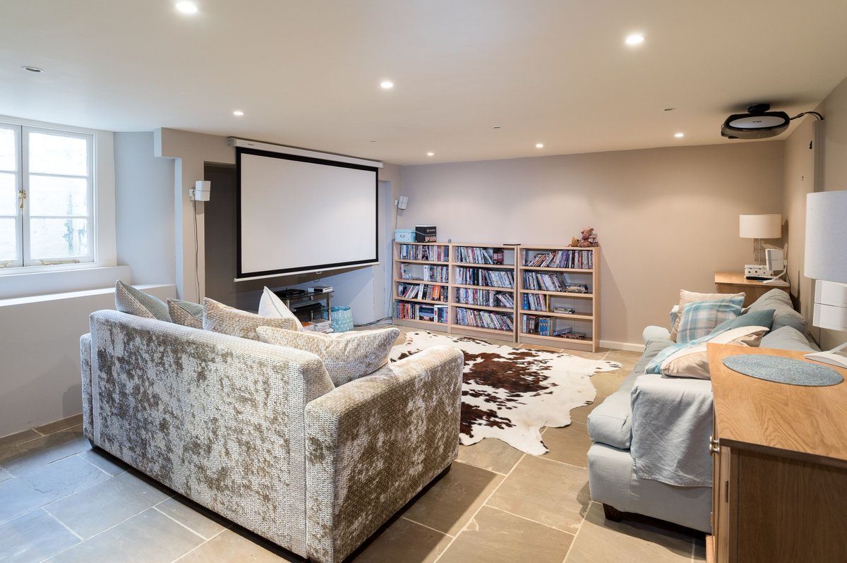 ResideBath's tweet photo. Delighted to have agreed a let on this remarkable Georgian townhouse, bursting throughout with period features and contemporary comforts: https://t.co/JjcoBlKqSG https://t.co/fQNvmbx2M3