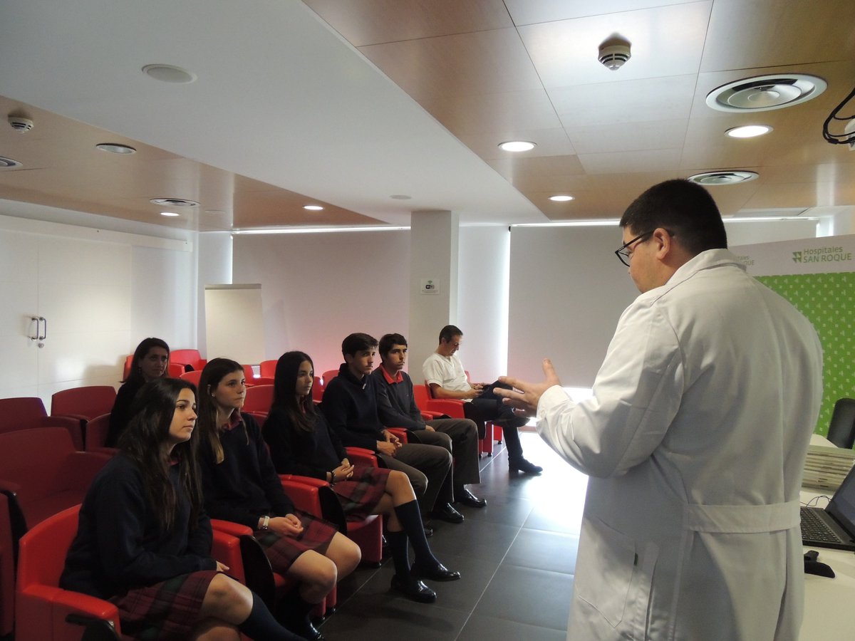 Atlantic_School's tweet photo. Los alumnos de 4ESO de @Atlantic_School, que tienen previsto estudiar medicina, han tenido hoy la suerte de pasar la mañana en @HHSanRoque para conocer cómo es el día a día de un Hospital. Pasaron por distintos servicios y tomaron buena nota. Gracias @HHSanRoque #atlanticweek https://t.co/JkxxocJYf6