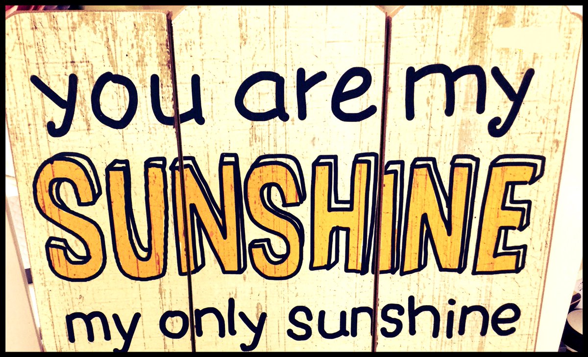 ToplineW's tweet photo. Is she the sunshine in your life? ☀️

Celebrate the mum in your life this Sunday (and everyday 😉) 

We have beautiful gift ideas here in store 🌸☺️🌺❤️
#MothersDay #celebratingmothers #Willoughbyshardware #monasterevin #dontforgetyourmum https://t.co/XA5Luv0zCd