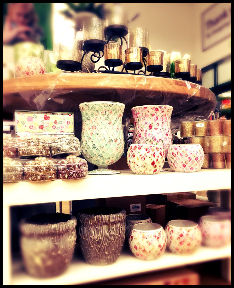 ToplineW's tweet photo. Is she the sunshine in your life? ☀️

Celebrate the mum in your life this Sunday (and everyday 😉) 

We have beautiful gift ideas here in store 🌸☺️🌺❤️
#MothersDay #celebratingmothers #Willoughbyshardware #monasterevin #dontforgetyourmum https://t.co/XA5Luv0zCd