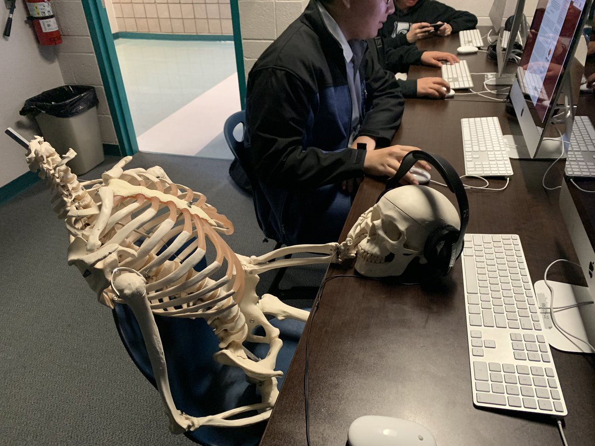 SBNNewsLV's tweet photo. When export times lag during post and it feels like you’ve been in the editing bay for most of your high school life 😂😂😂

#VideoProductionProblems #AdobePremiere #SBN #Silverado #CTEinCCSD https://t.co/2inuU3MISf